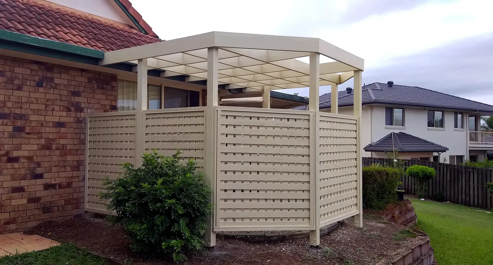 Outdoor pergola construction Gold Coast - timber structure and entertaining area installation